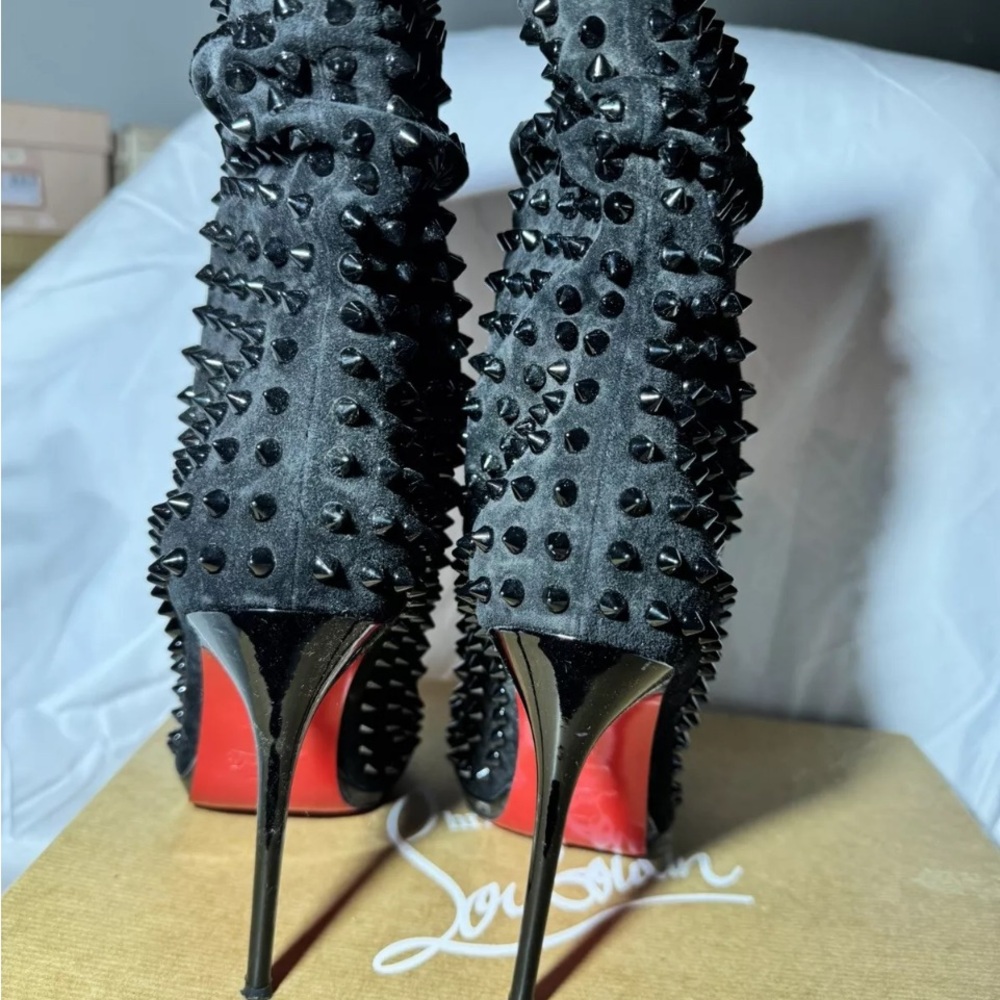 Christian Louboutin Black Spiked Suede Guerilla Boots - Size 38.5 - Picture 4 of 11